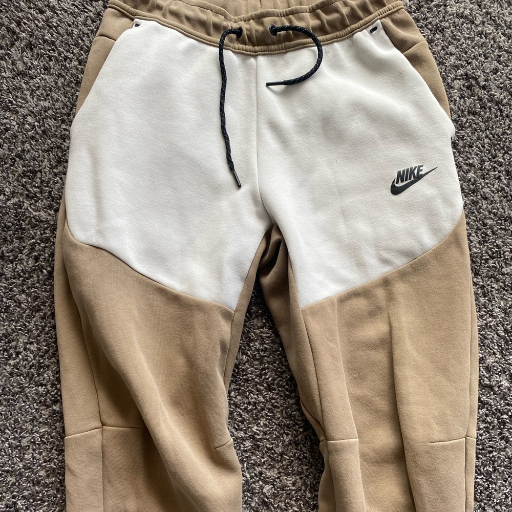 Nike Tech Fleece